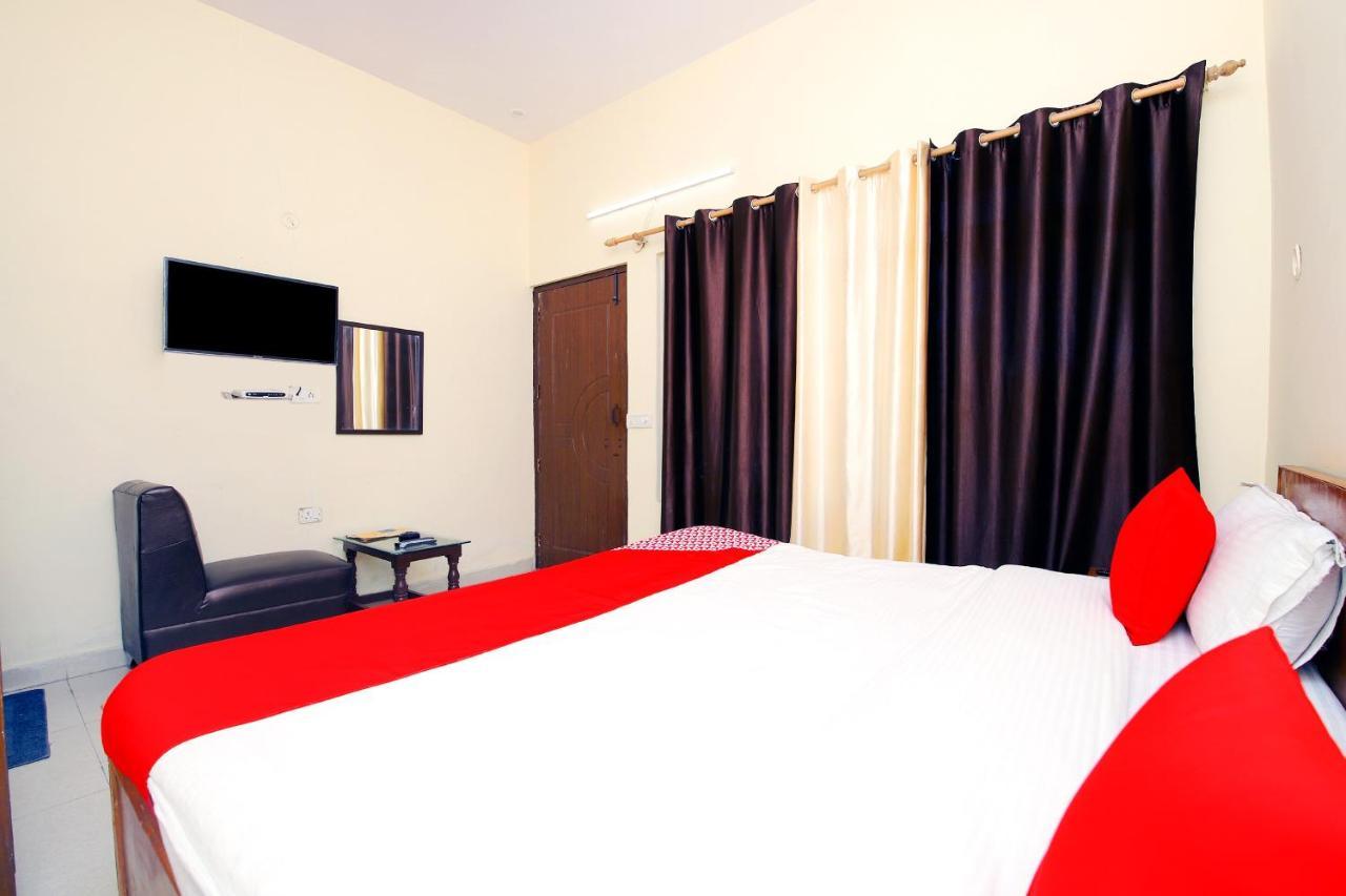 Oyo 8670 Hotel Usha Palace Массури Экстерьер фото