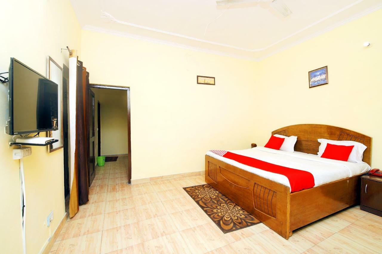 Oyo 8670 Hotel Usha Palace Массури Экстерьер фото