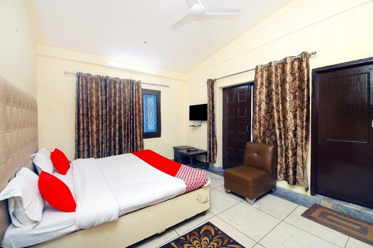 Oyo 8670 Hotel Usha Palace Массури Экстерьер фото